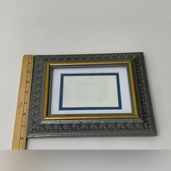 1990s Vintage Gold Painted Carved Embellished Wooden Standalone Picture Frame - Picture 12 of 15